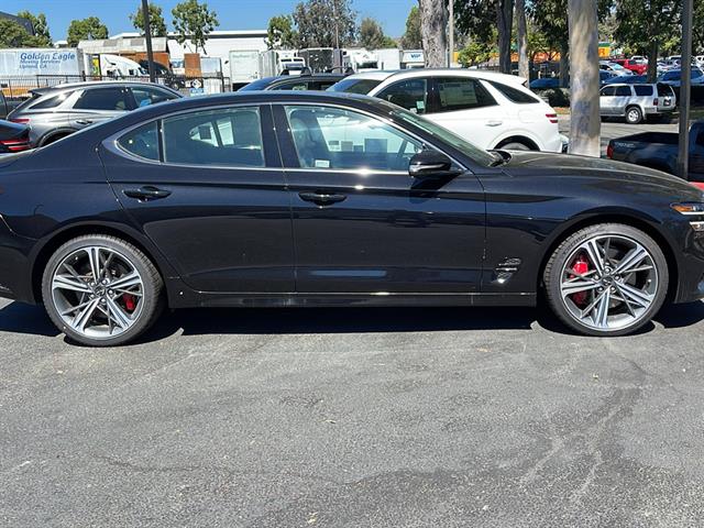 2025 Genesis G70 3.3T RWD Sport Advanced 5