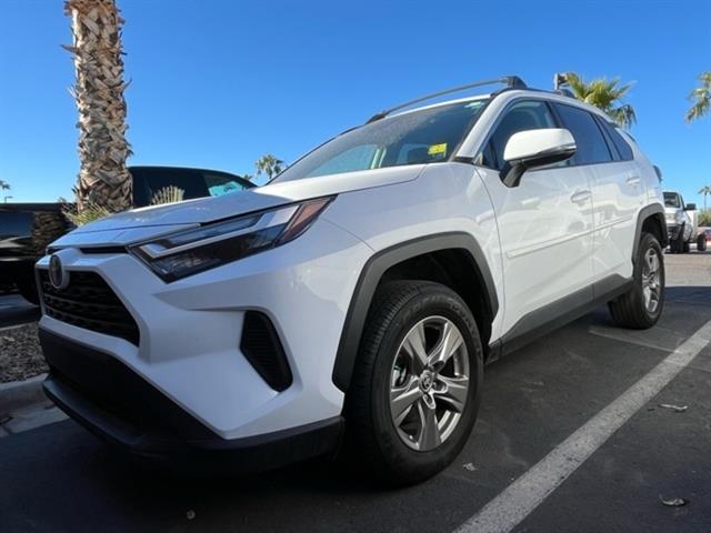 2022 Toyota RAV4 XLE 6