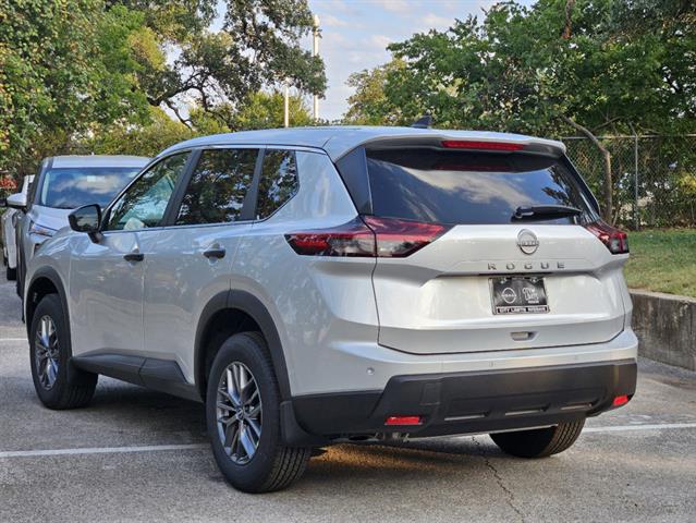 2024 Nissan Rogue S 5