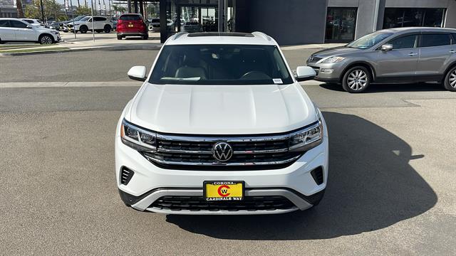 2020 Volkswagen Atlas Cross Sport V6 SEL 4Motion 2