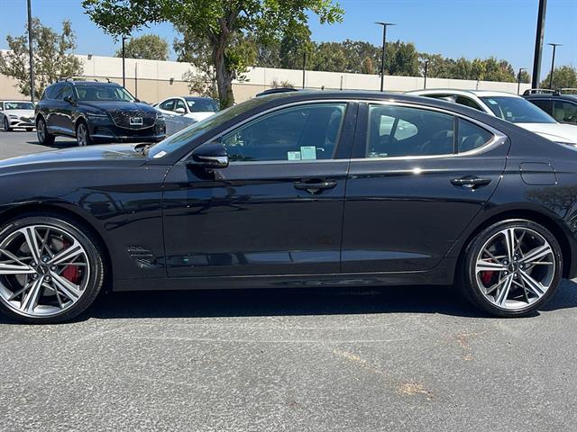 2024 Genesis G70 2.5T Standard 12