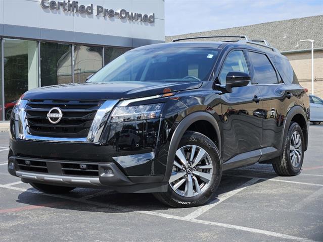 2024 Nissan Pathfinder SL 1