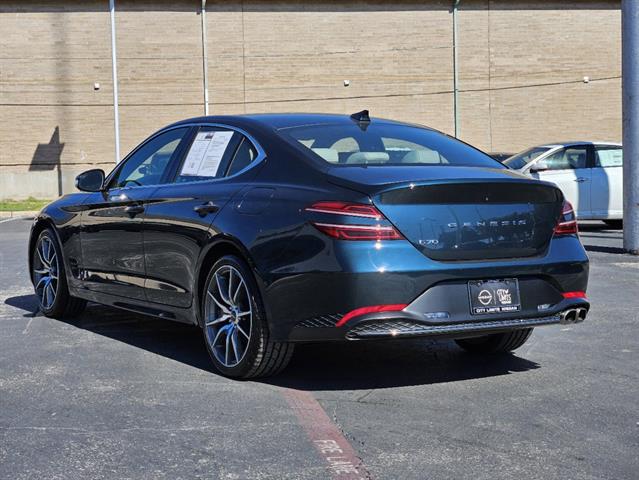 2023 Genesis G70 2.0T 3