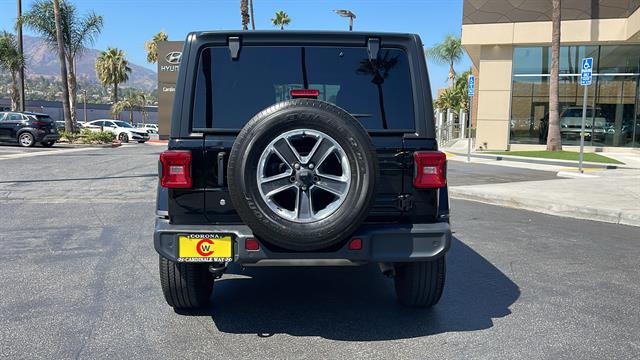 2018 Jeep Wrangler Unlimited Sahara 9