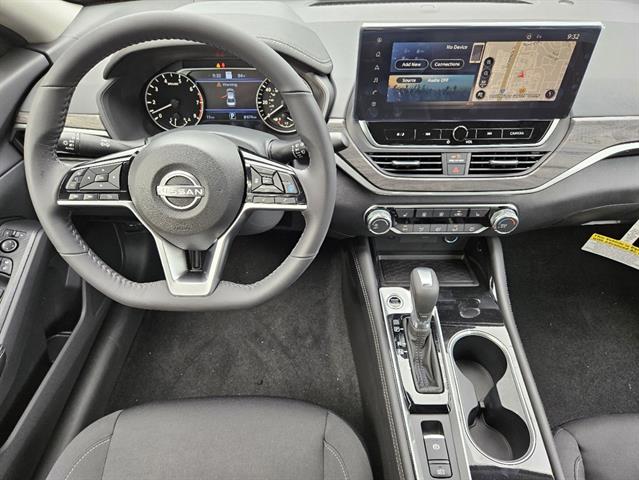 2024 Nissan Altima 2.5 SV 18