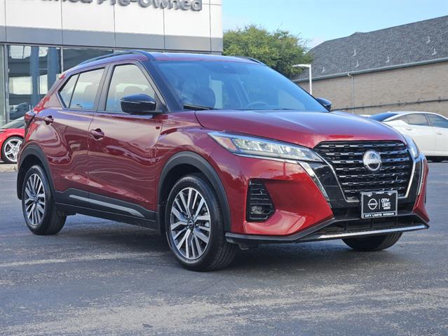 2023 Nissan Kicks SR 2