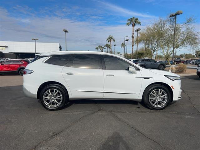 2023 Buick Enclave Essence 9