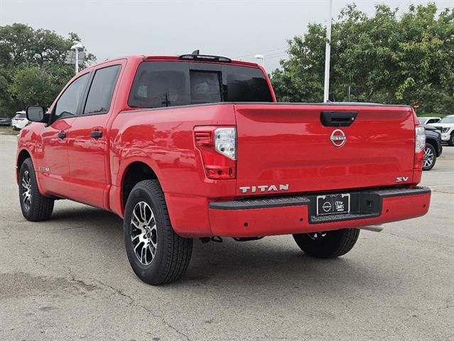 2024 Nissan Titan SV 4