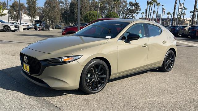 2024 Mazda Mazda3 Hatchback 2.5 Carbon Turbo 12