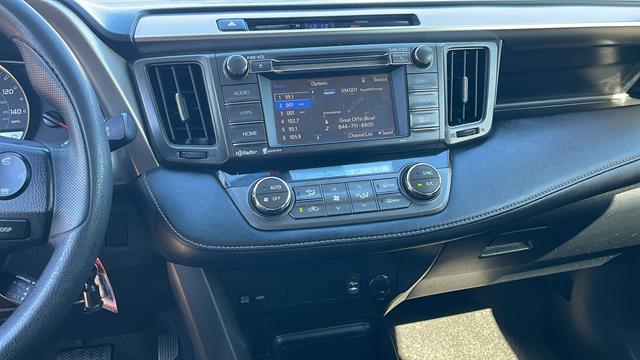 2015 Toyota RAV4 XLE 19