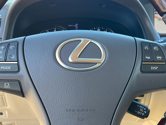 2016 Lexus LS 460 Base 24