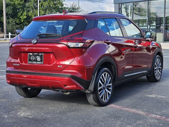 2023 Nissan Kicks SR 3