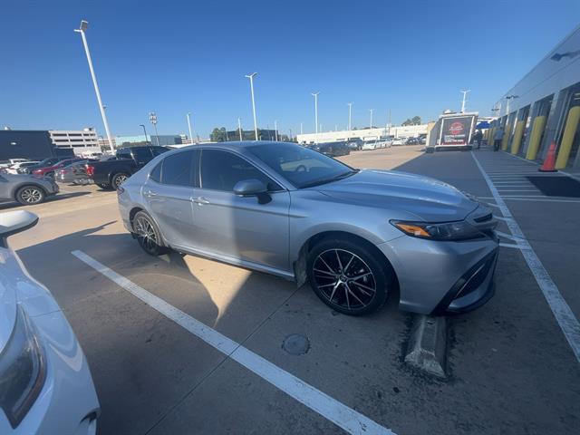 2024 Toyota Camry SE photo 2