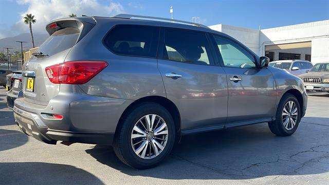 2020 Nissan Pathfinder SL 3