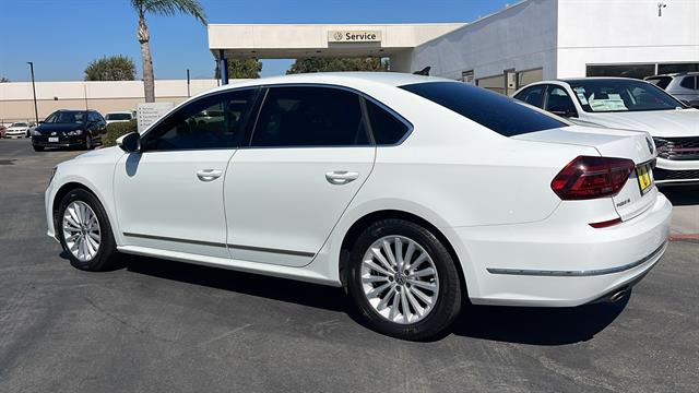 2017 Volkswagen Passat 1.8T SE 11