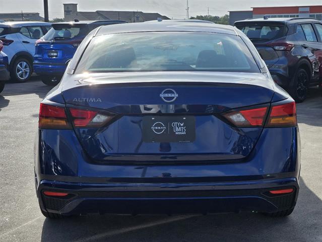 2024 Nissan Altima 2.5 S 4