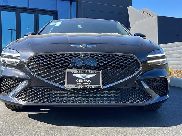 2025 Genesis G70 3.3T RWD Sport Advanced 4