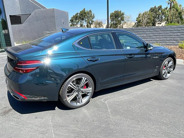 2025 Genesis G70 3.3T RWD Sport Advanced 6