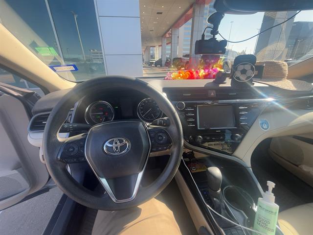 2020 Toyota Camry LE photo 6