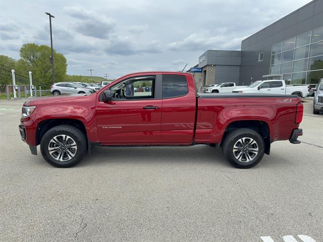 View vehicle photo 3