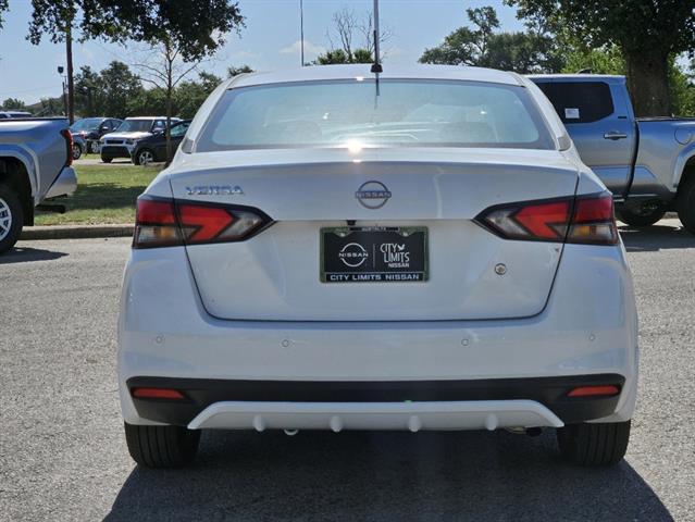 2024 Nissan Versa S 4