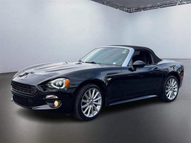 2017 Fiat 124 Spider Lusso 8