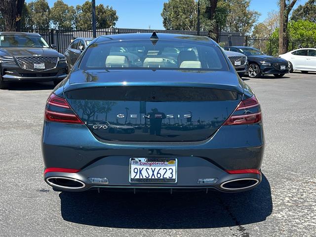 2024 Genesis G70 2.5T Standard 9