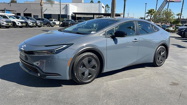 2023 Toyota Prius LE 13