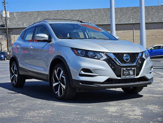 2022 Nissan Rogue Sport SL 2