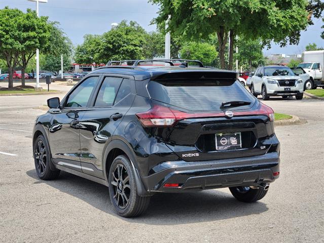 2024 Nissan Kicks SR 4